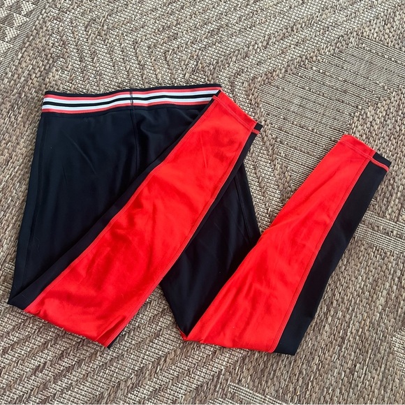 GapFit Vintage-inspired Dual Tone Leggings Black Red - Picture 3 of 4